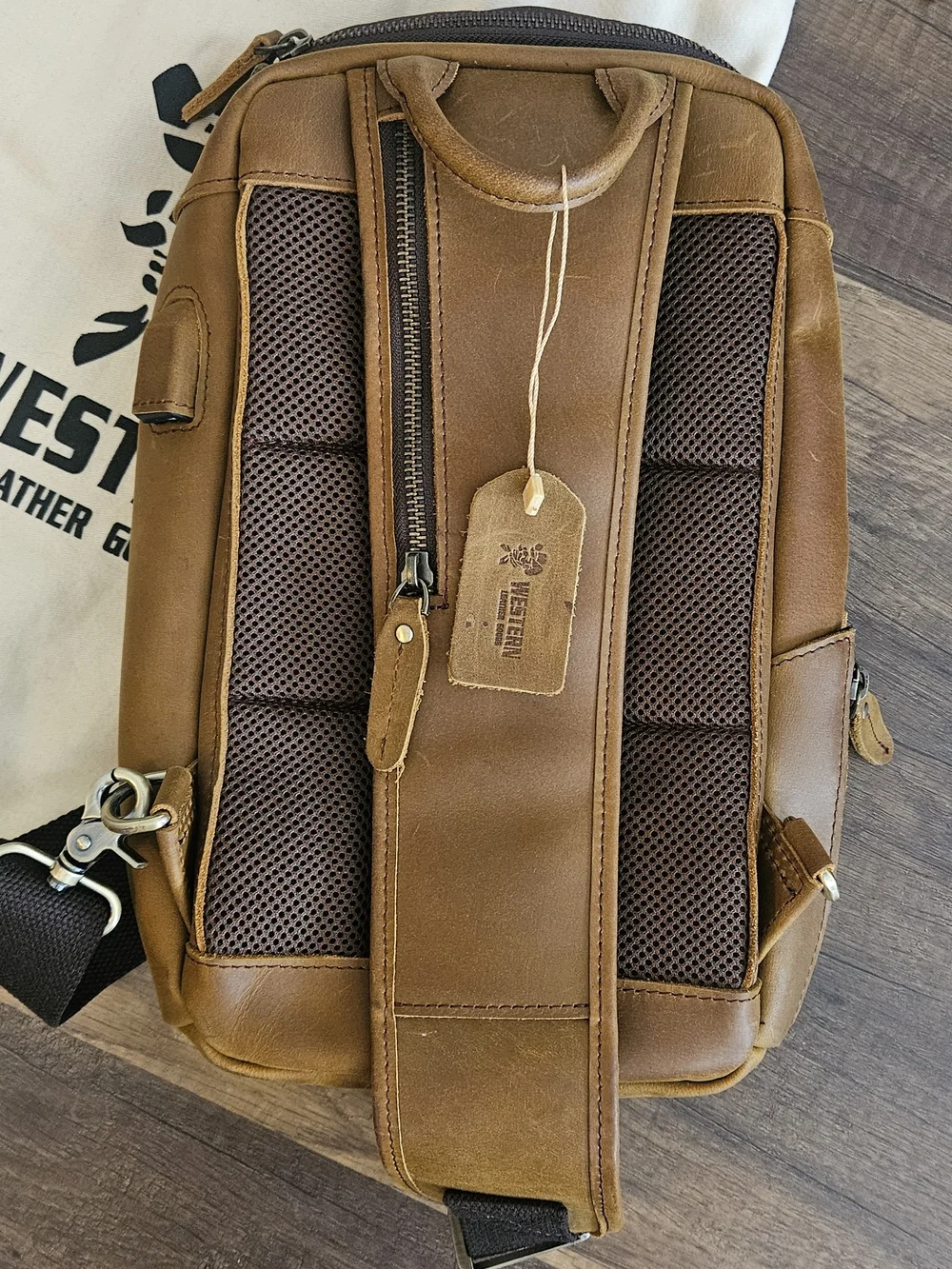 Vintage Leather Tablet Chest Pack